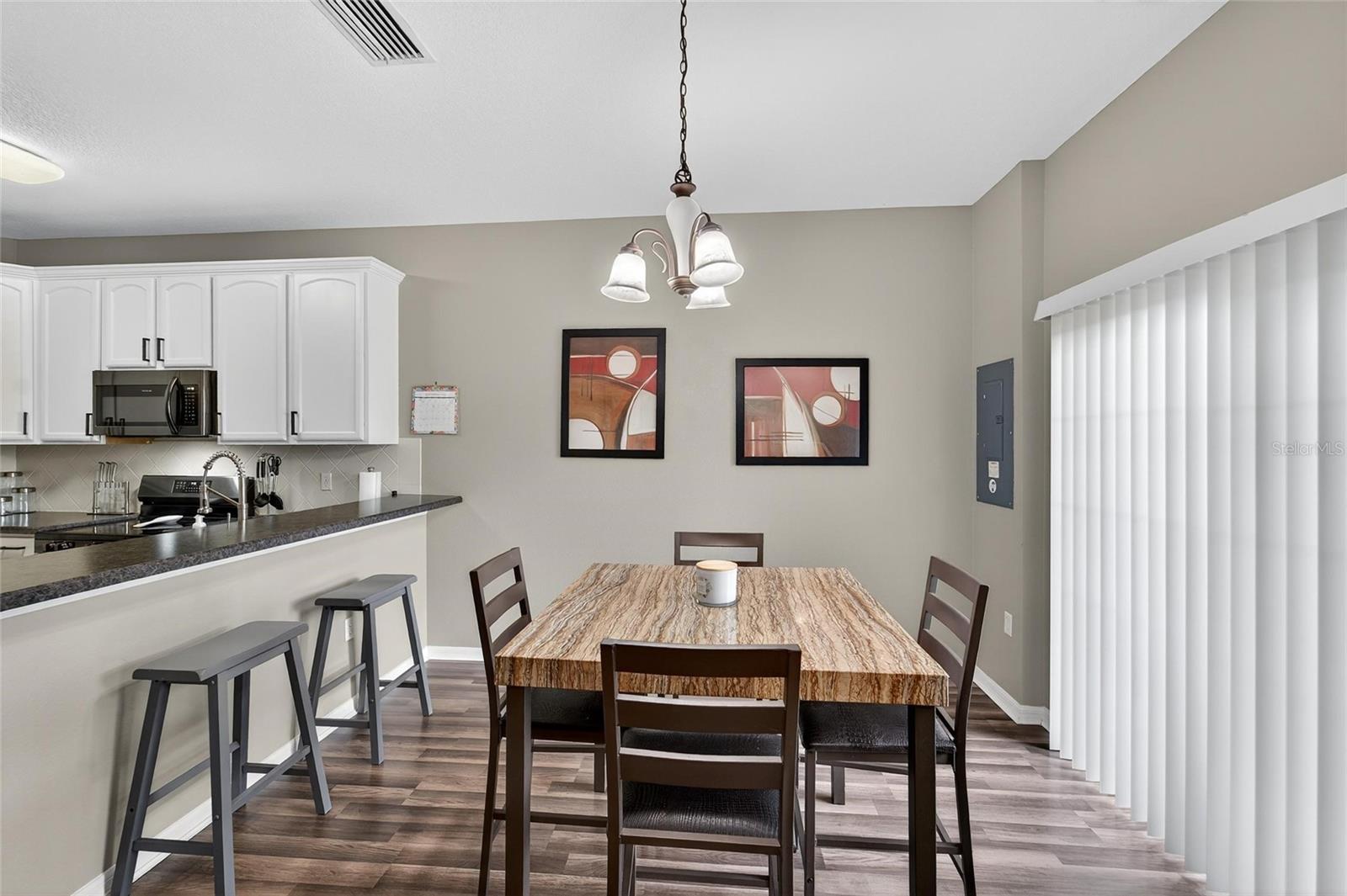 2052 GREENWOOD VALLEY DRIVE, Plant City, FL 33563
