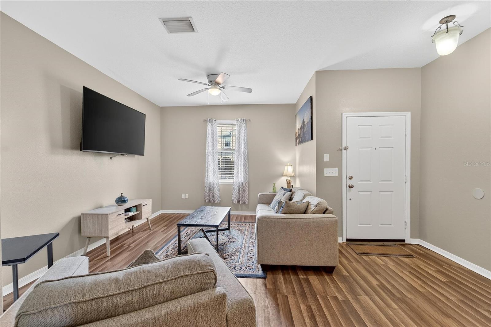 2052 GREENWOOD VALLEY DRIVE, Plant City, FL 33563 2052 GREENWOOD VALLEY DRIVE, Plant City, FL 33563