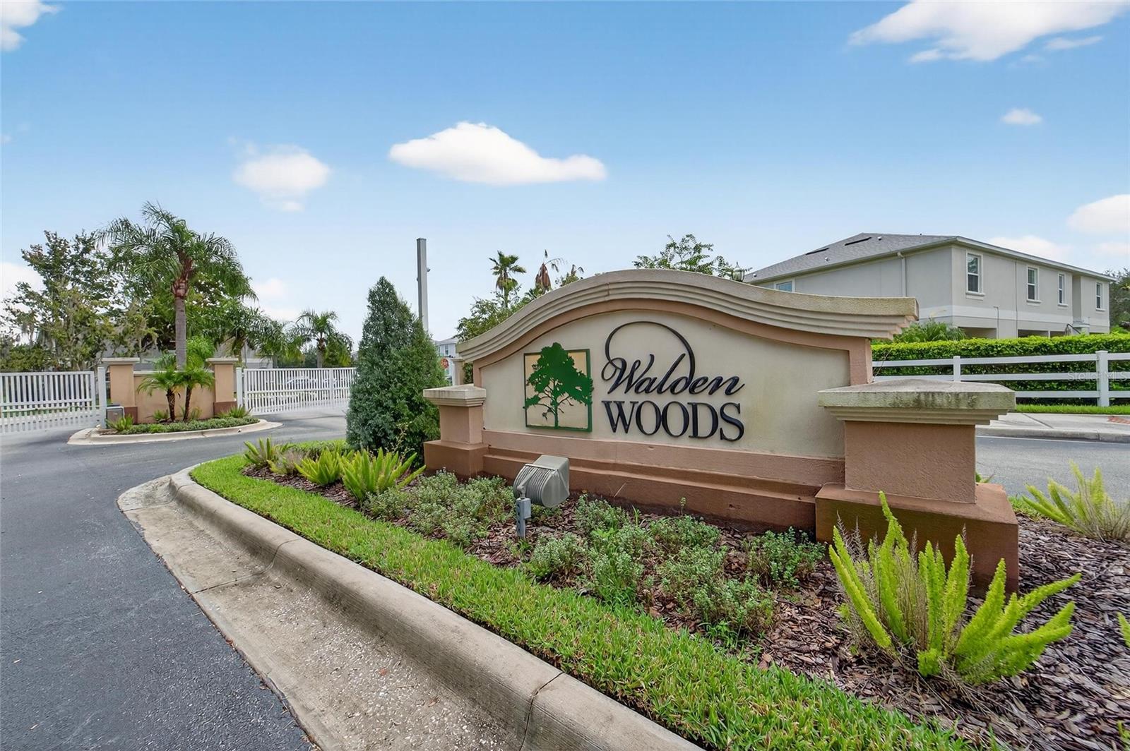 2052 GREENWOOD VALLEY DRIVE, Plant City, FL 33563