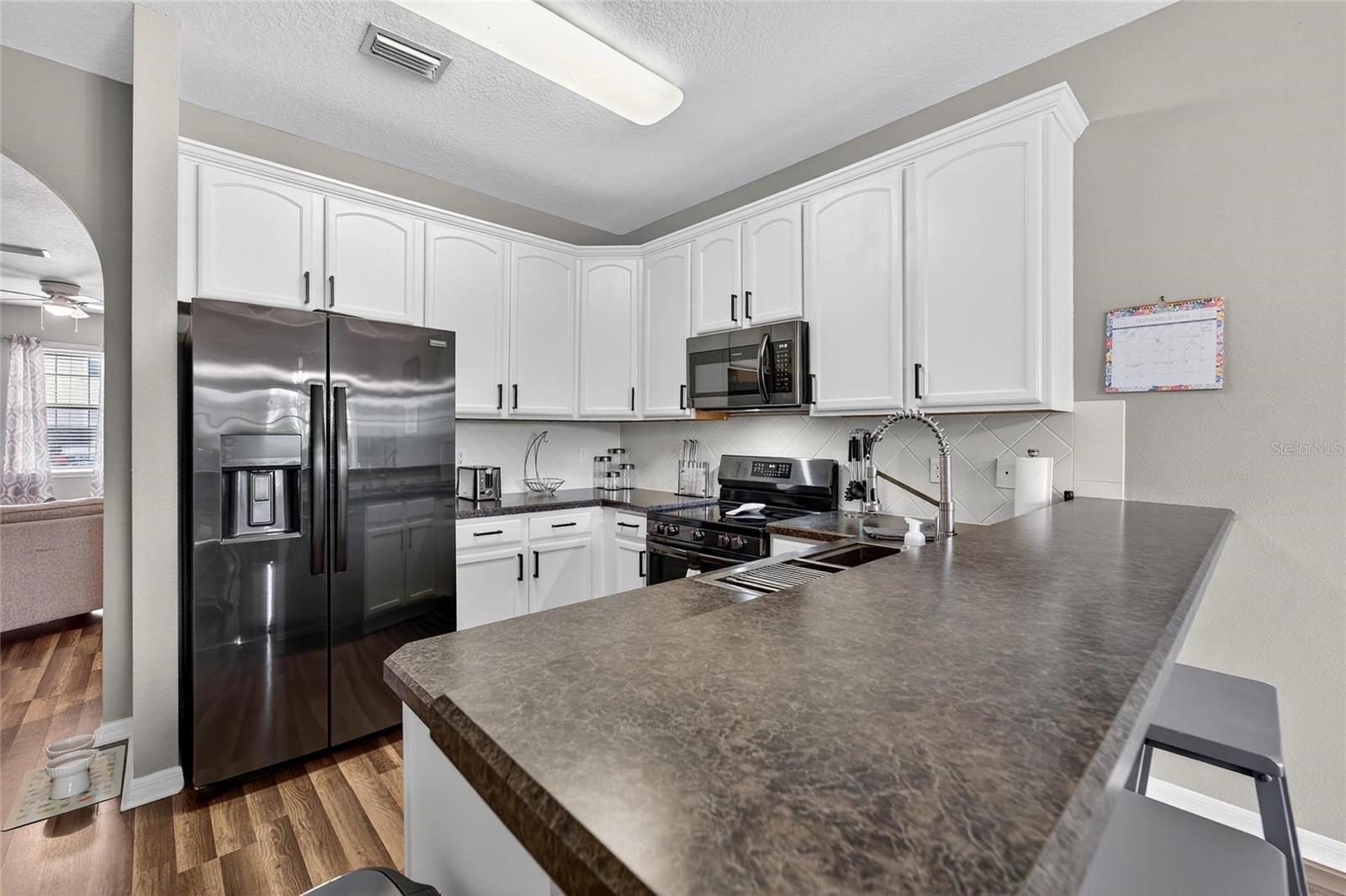 2052 GREENWOOD VALLEY DRIVE, Plant City, FL 33563