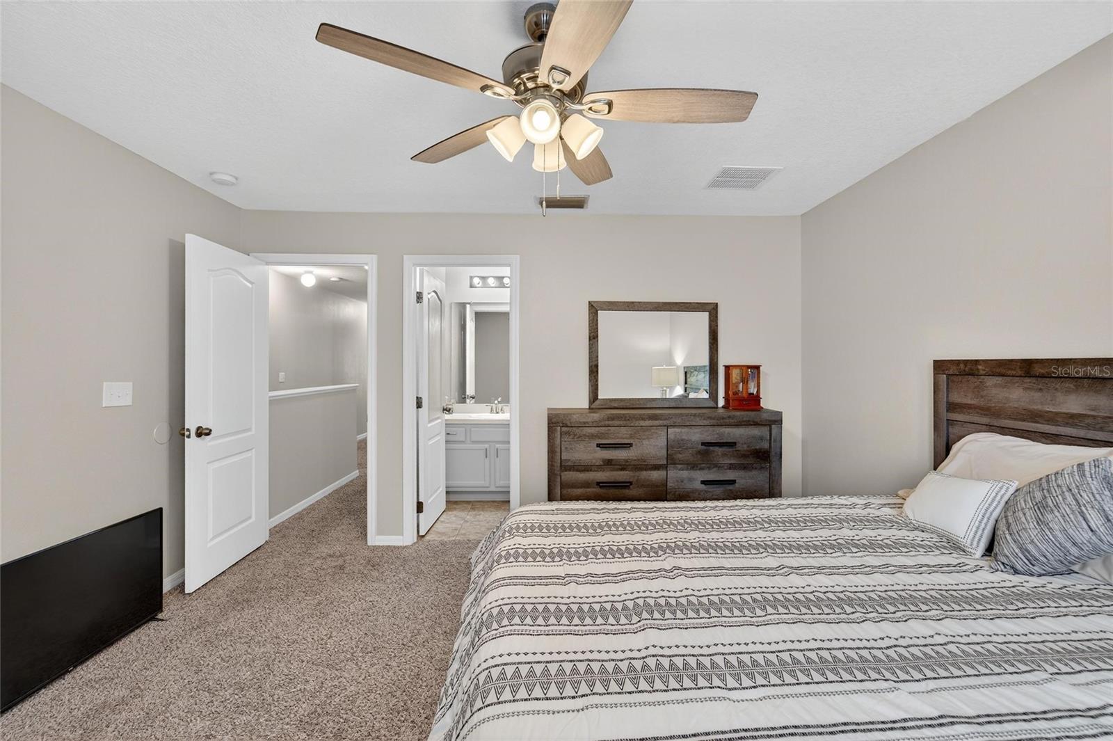 2052 GREENWOOD VALLEY DRIVE, Plant City, FL 33563