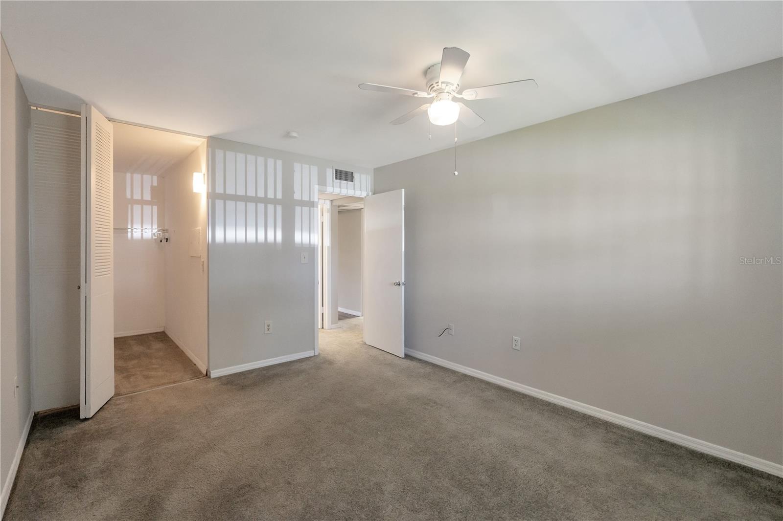 201 KINGS BOULEVARD, #5, Sun City Center, FL 33573