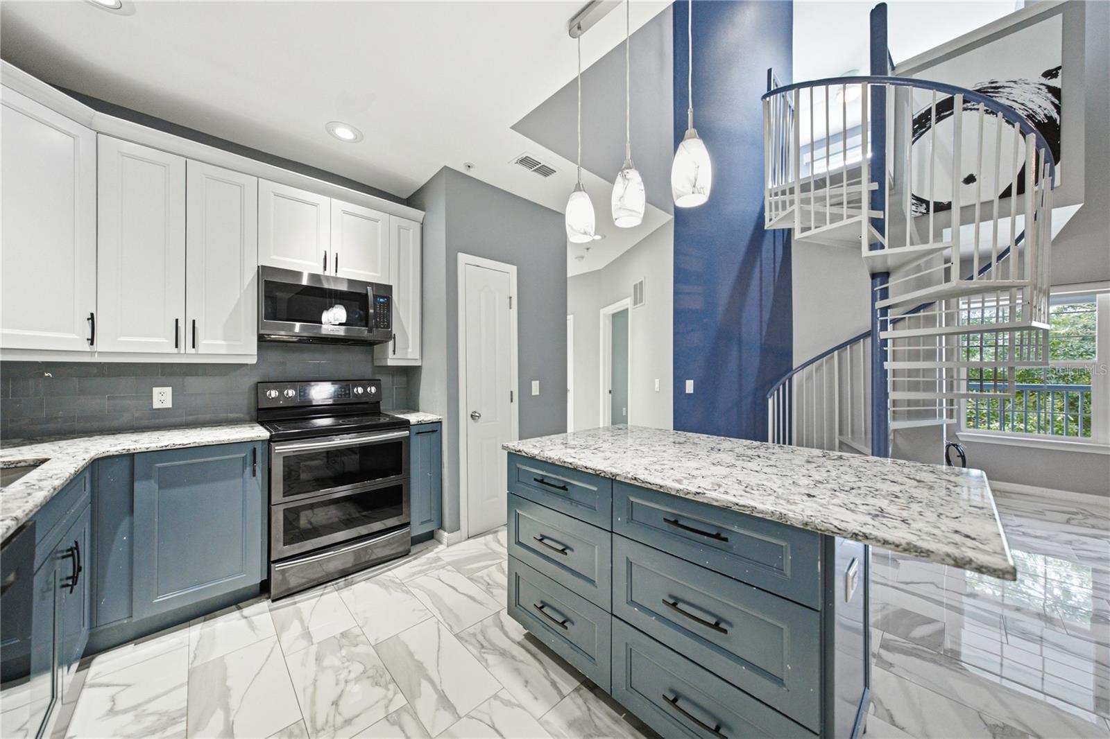 1640 VILLA CAPRI CIRCLE, #301, Odessa, FL 33556