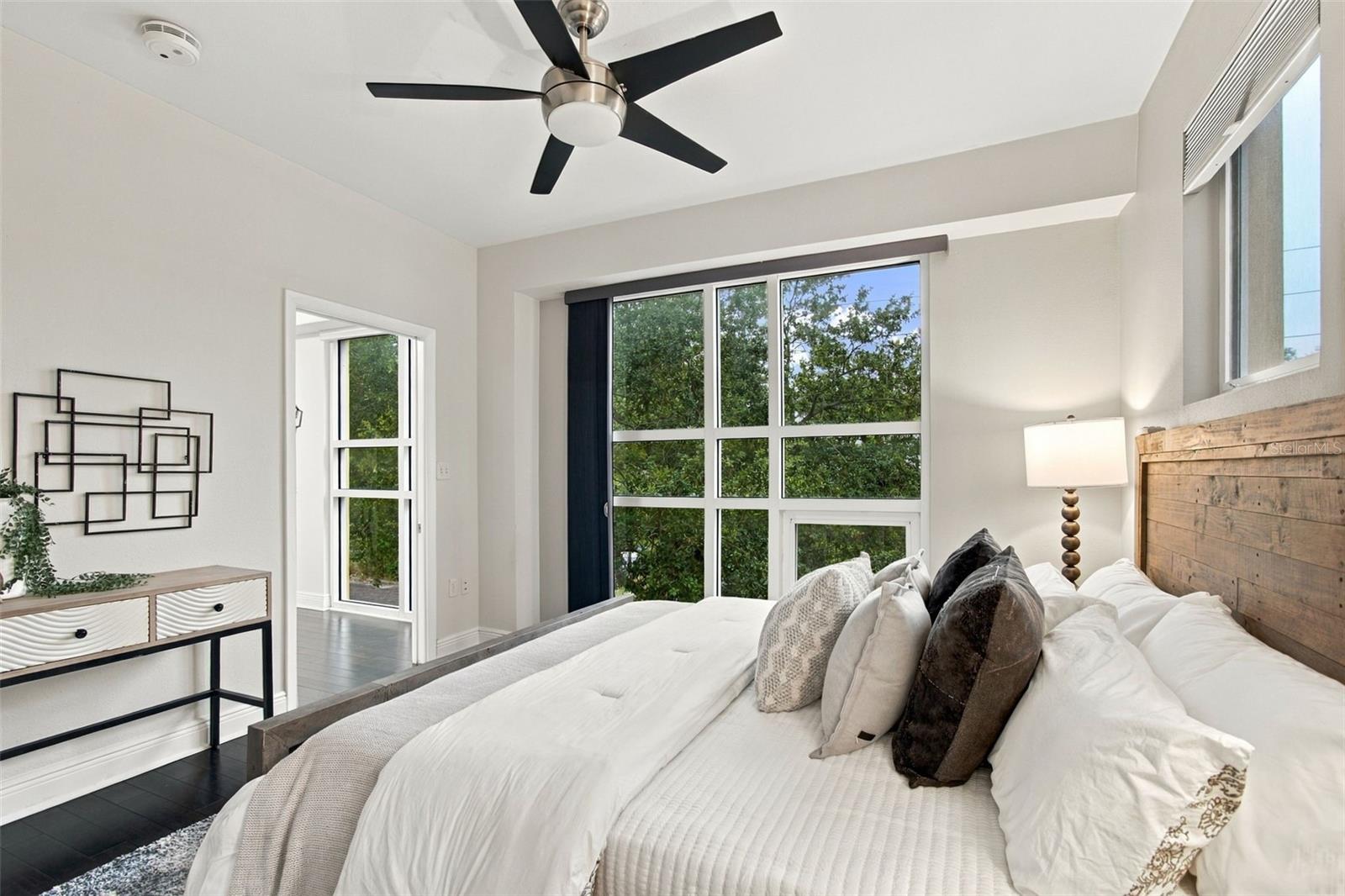 205 5TH AVENUE N, #201, St Petersburg, FL 33701