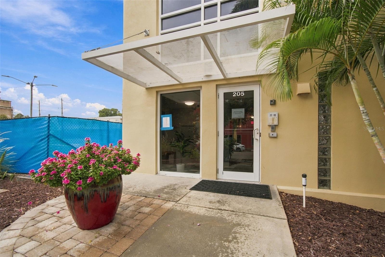 205 5TH AVENUE N, #201, St Petersburg, FL 33701