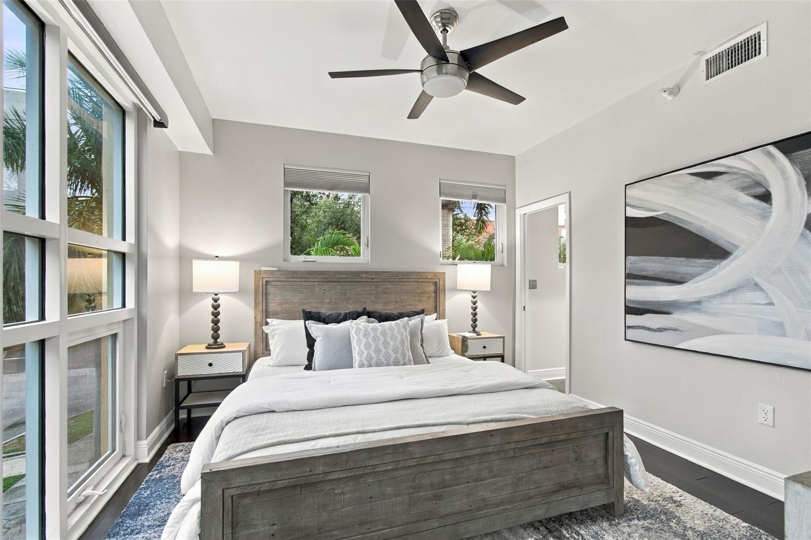 205 5TH AVENUE N, #201, St Petersburg, FL 33701