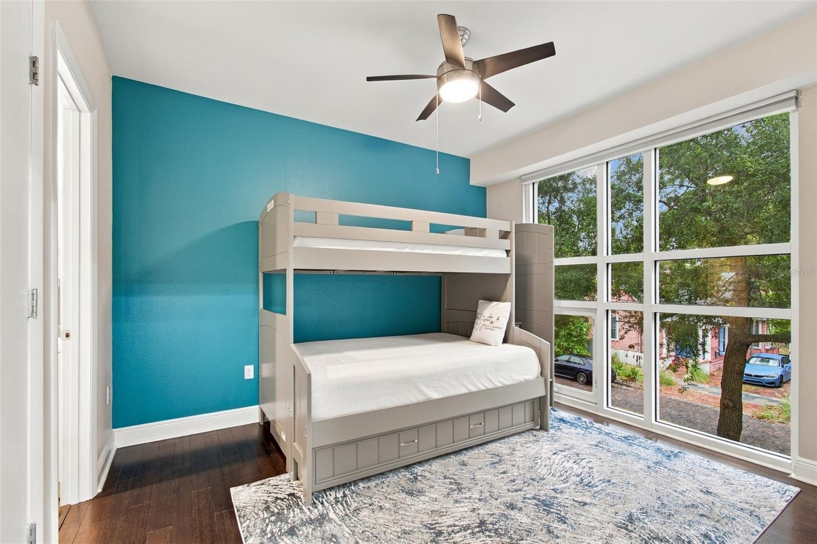 205 5TH AVENUE N, #201, St Petersburg, FL 33701