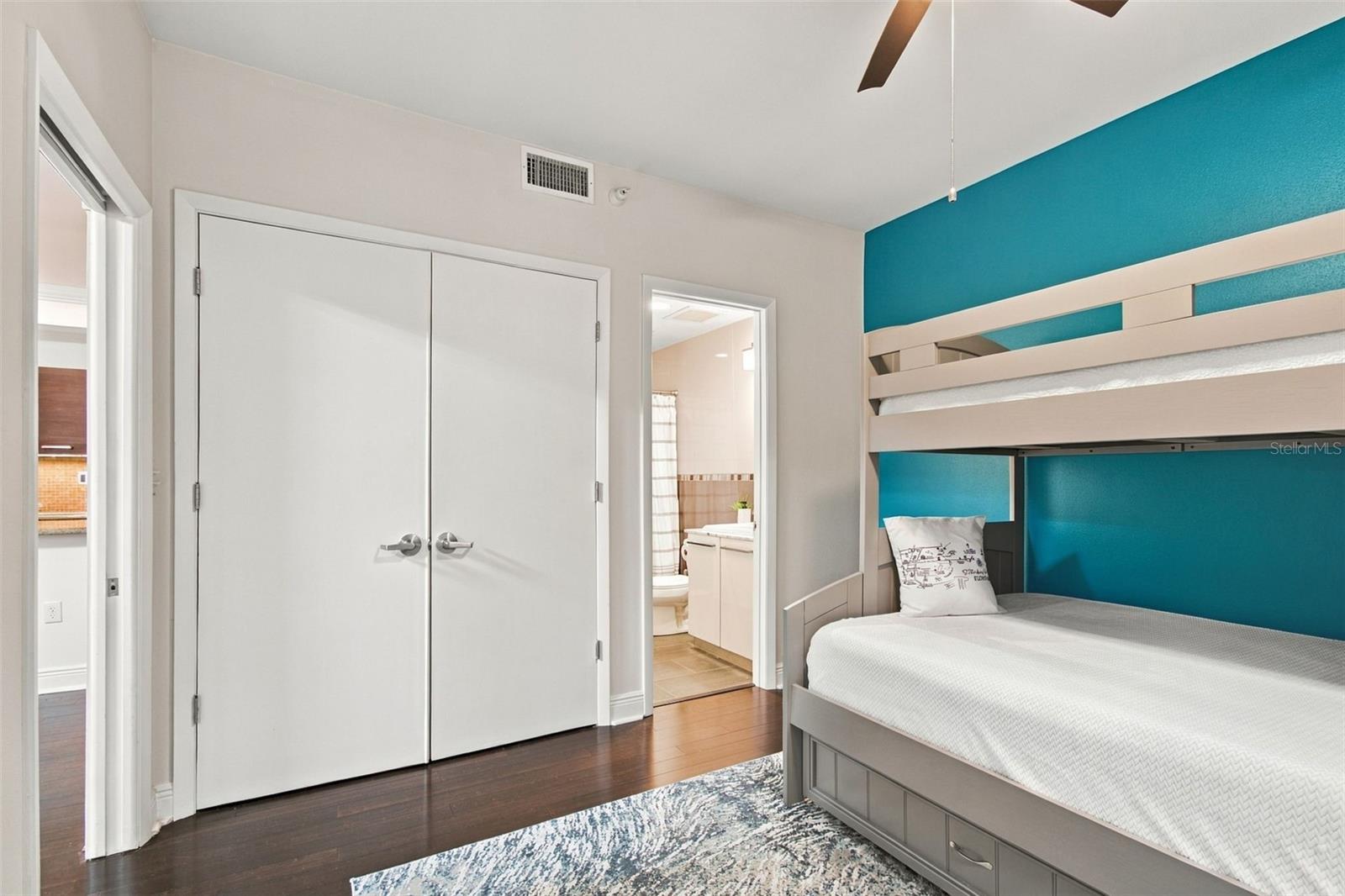 205 5TH AVENUE N, #201, St Petersburg, FL 33701