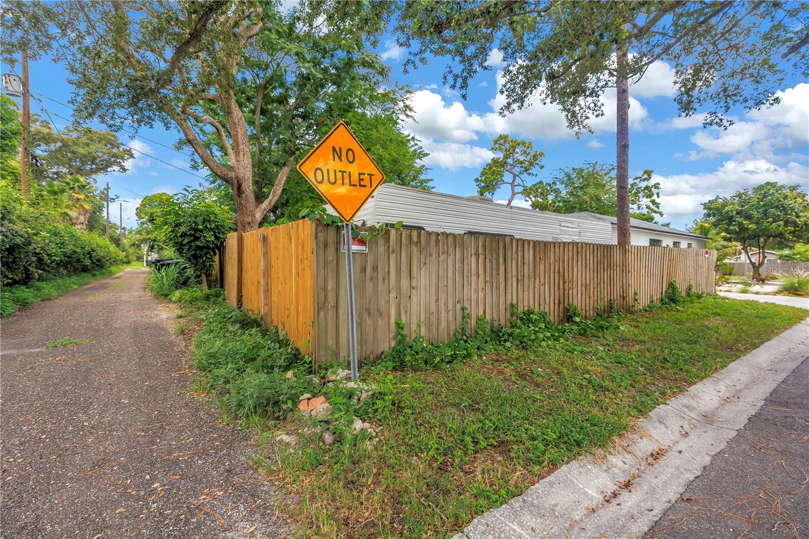 2000 27TH AVENUE N, St Petersburg, FL 33713