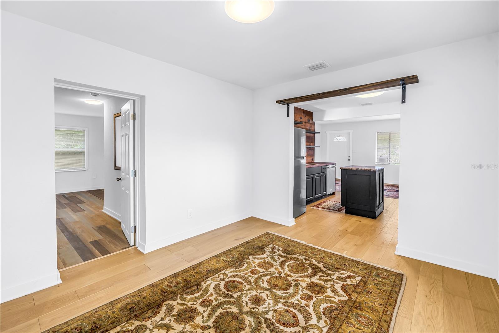2000 27TH AVENUE N, St Petersburg, FL 33713