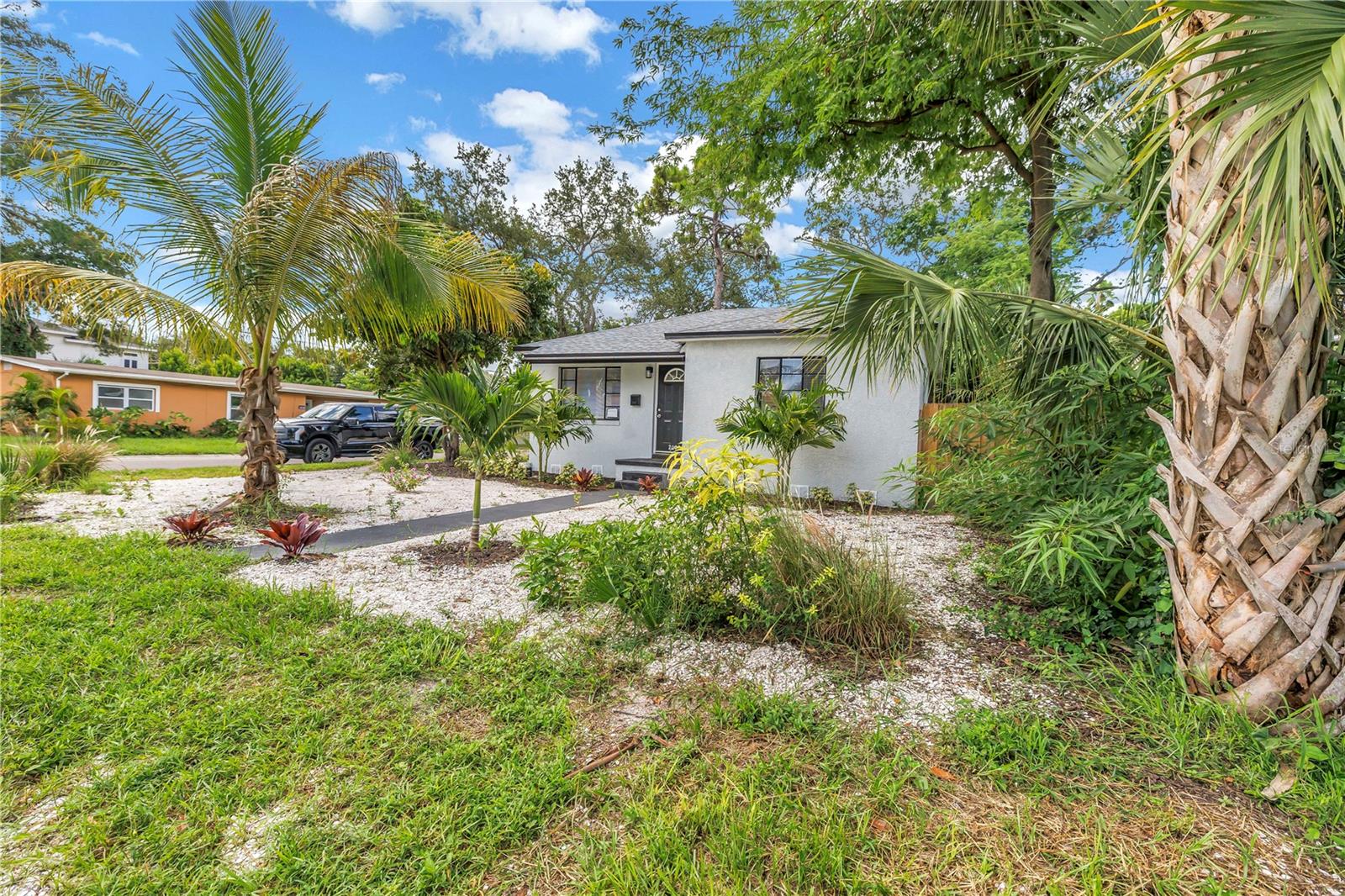 2000 27TH AVENUE N, St Petersburg, FL 33713