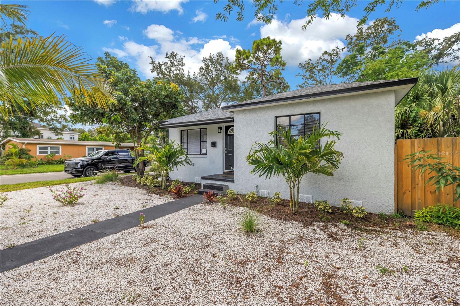 2000 27TH AVENUE N, St Petersburg, FL 33713