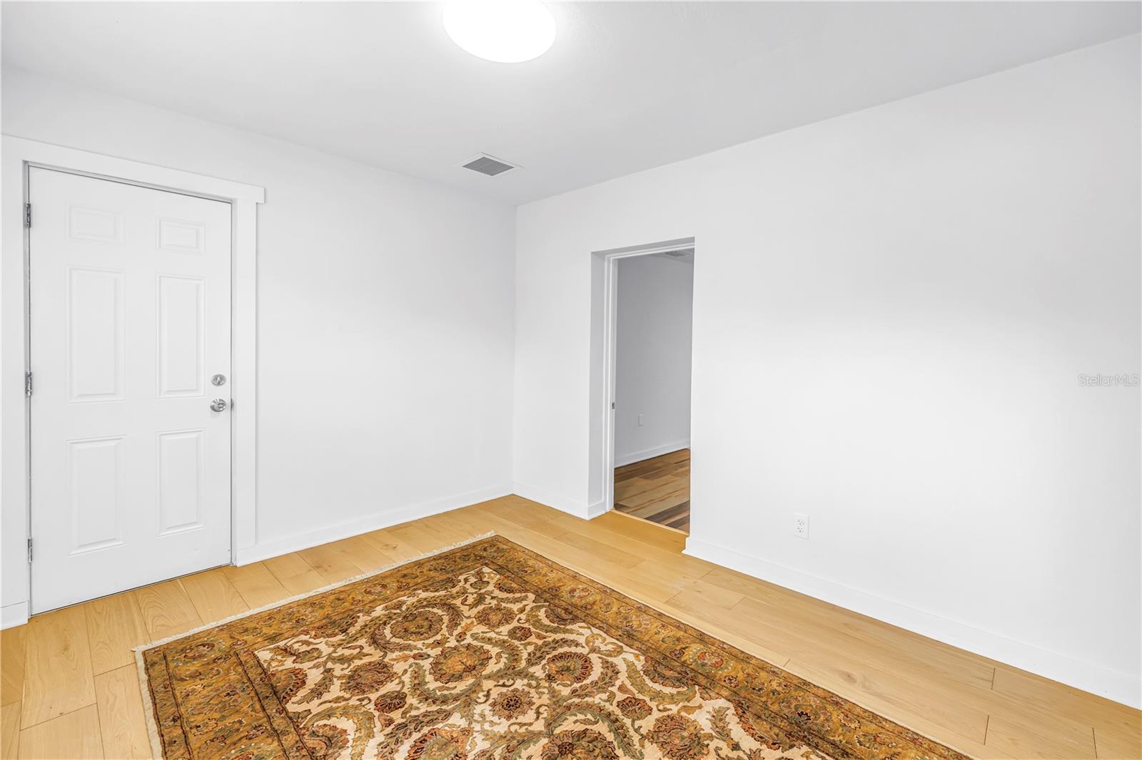 2000 27TH AVENUE N, St Petersburg, FL 33713
