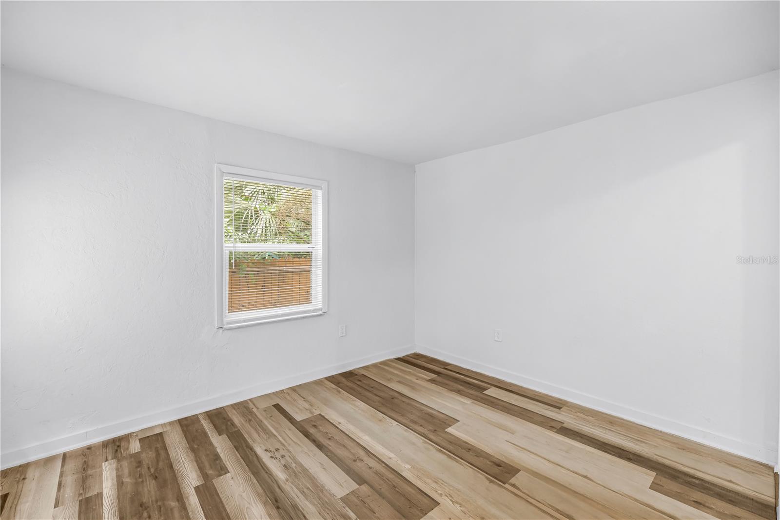 2000 27TH AVENUE N, St Petersburg, FL 33713