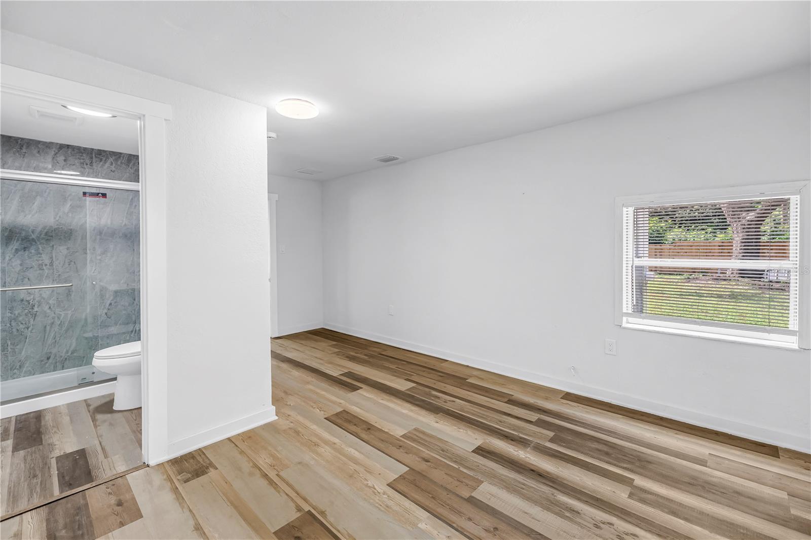 2000 27TH AVENUE N, St Petersburg, FL 33713