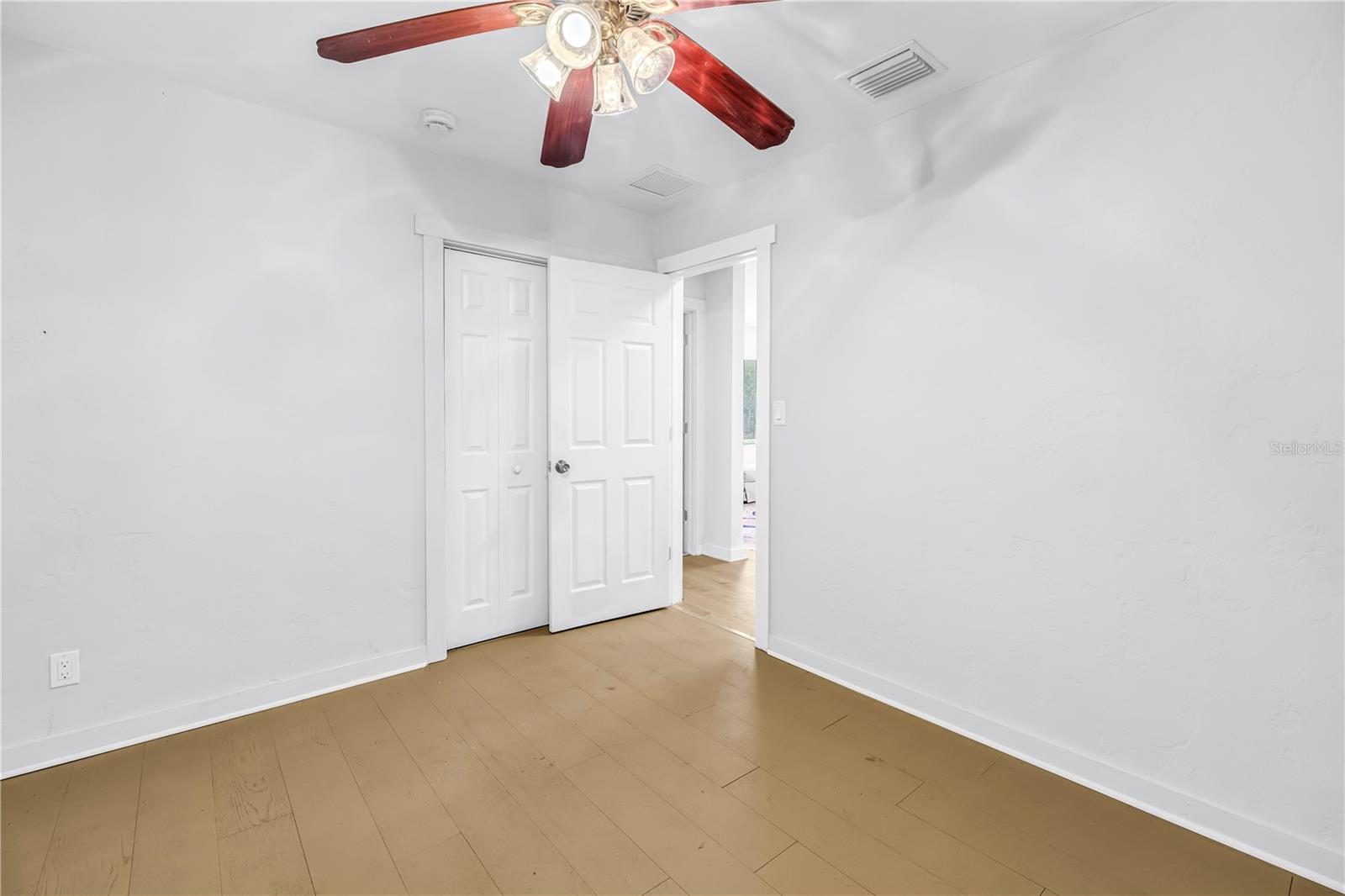 2000 27TH AVENUE N, St Petersburg, FL 33713
