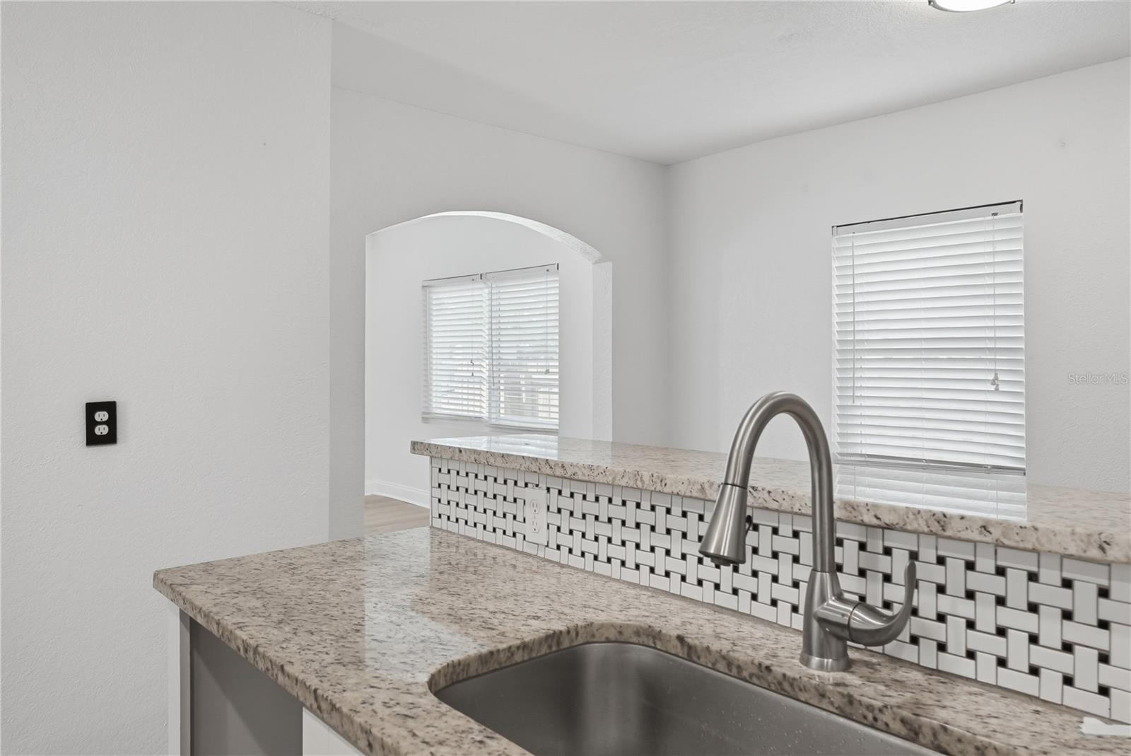 2861 17TH AVENUE N, St Petersburg, FL 33713