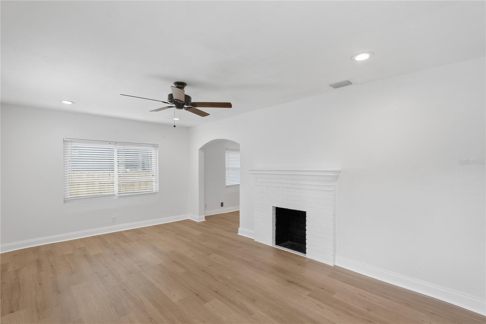 2861 17TH AVENUE N, St Petersburg, FL 33713