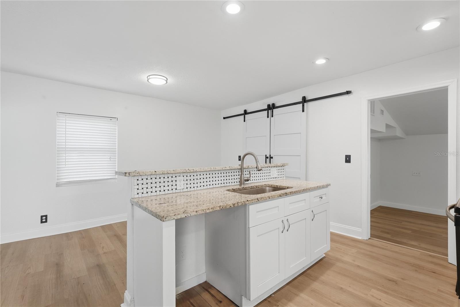 2861 17TH AVENUE N, St Petersburg, FL 33713