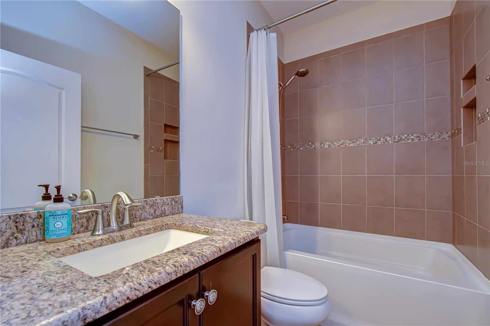 826 VINO VERDE CIRCLE, Brandon, FL 33511