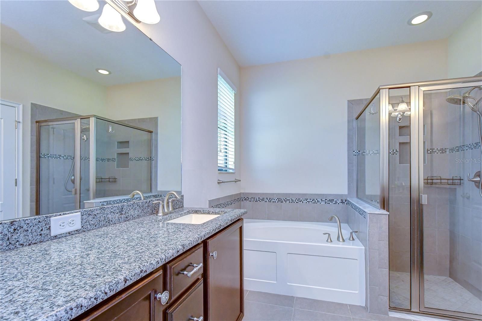826 VINO VERDE CIRCLE, Brandon, FL 33511