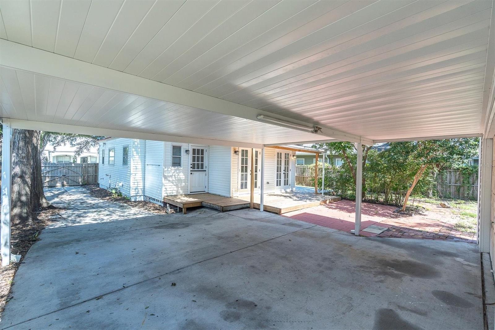 104 W LAMBRIGHT STREET, Tampa, FL 33604