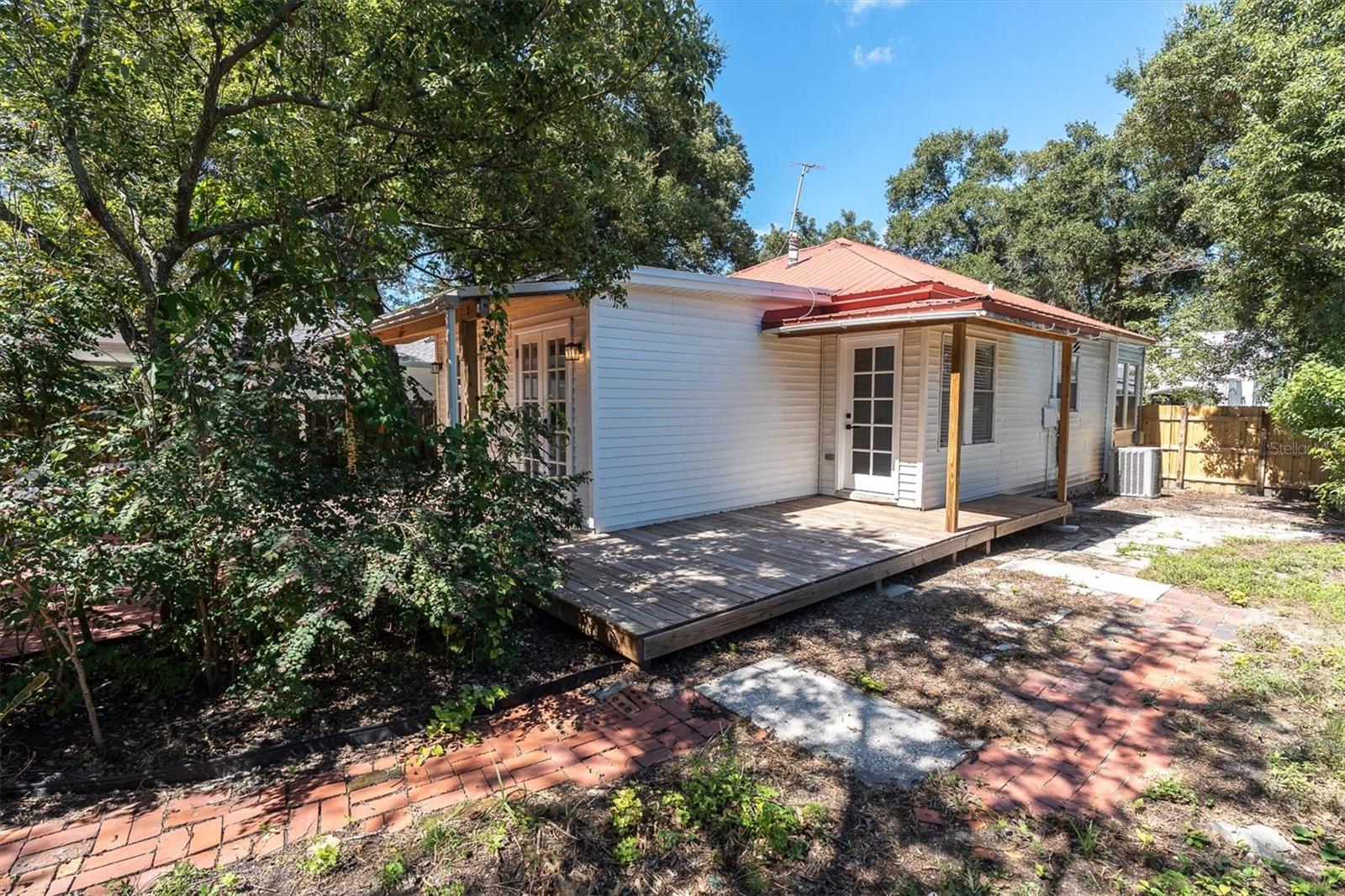 104 W LAMBRIGHT STREET, Tampa, FL 33604