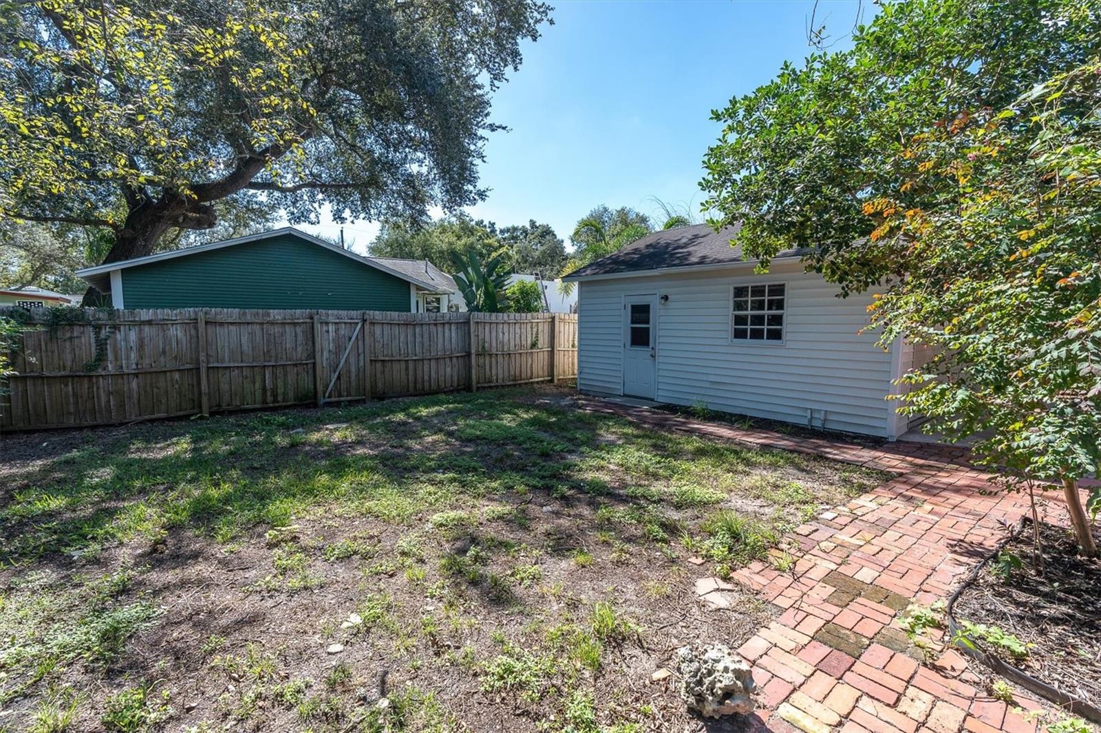 104 W LAMBRIGHT STREET, Tampa, FL 33604