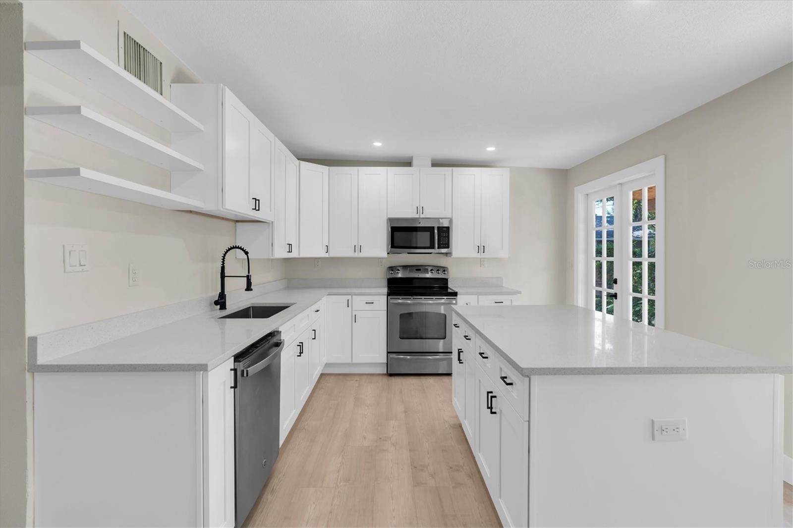 104 W LAMBRIGHT STREET, Tampa, FL 33604 104 W LAMBRIGHT STREET, Tampa, FL 33604