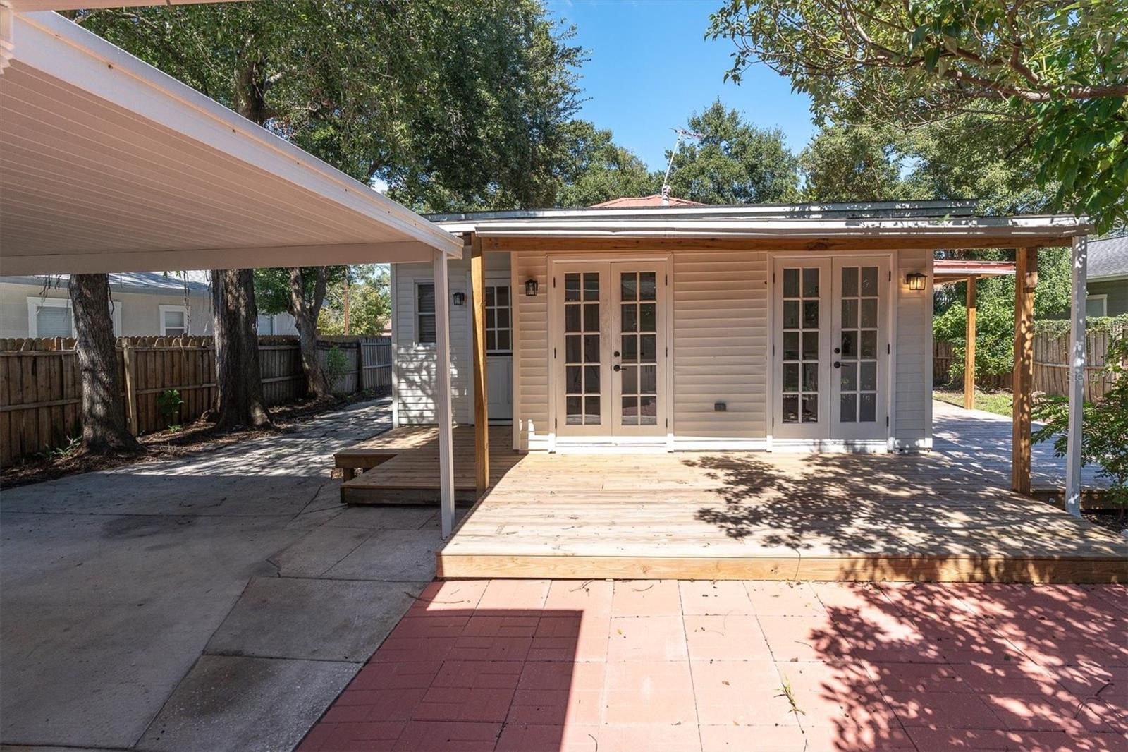 104 W LAMBRIGHT STREET, Tampa, FL 33604
