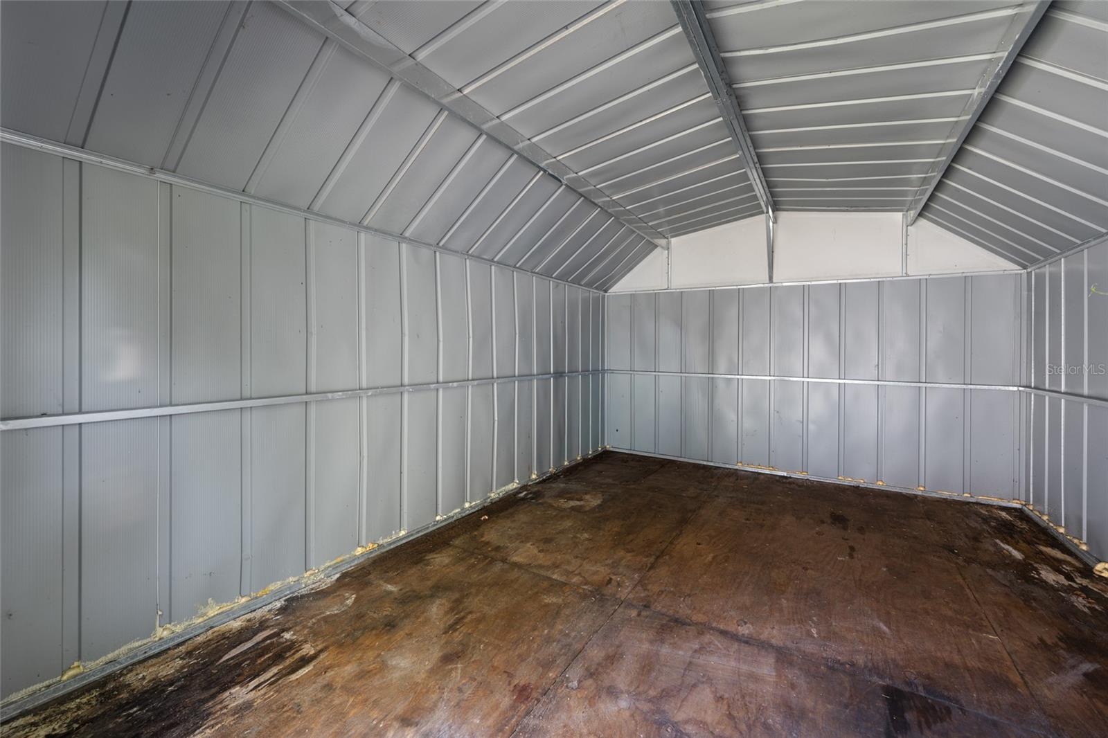 INSIDE 10X13 SHED