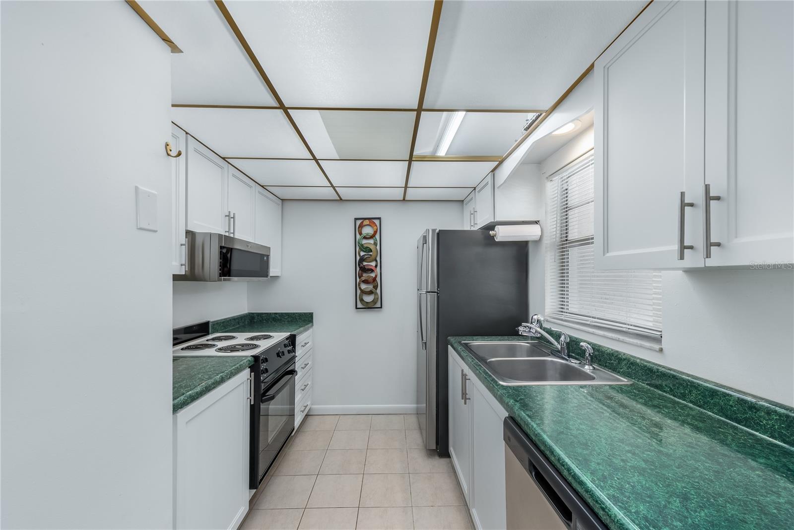Fully functional kitchen with all appliances included!