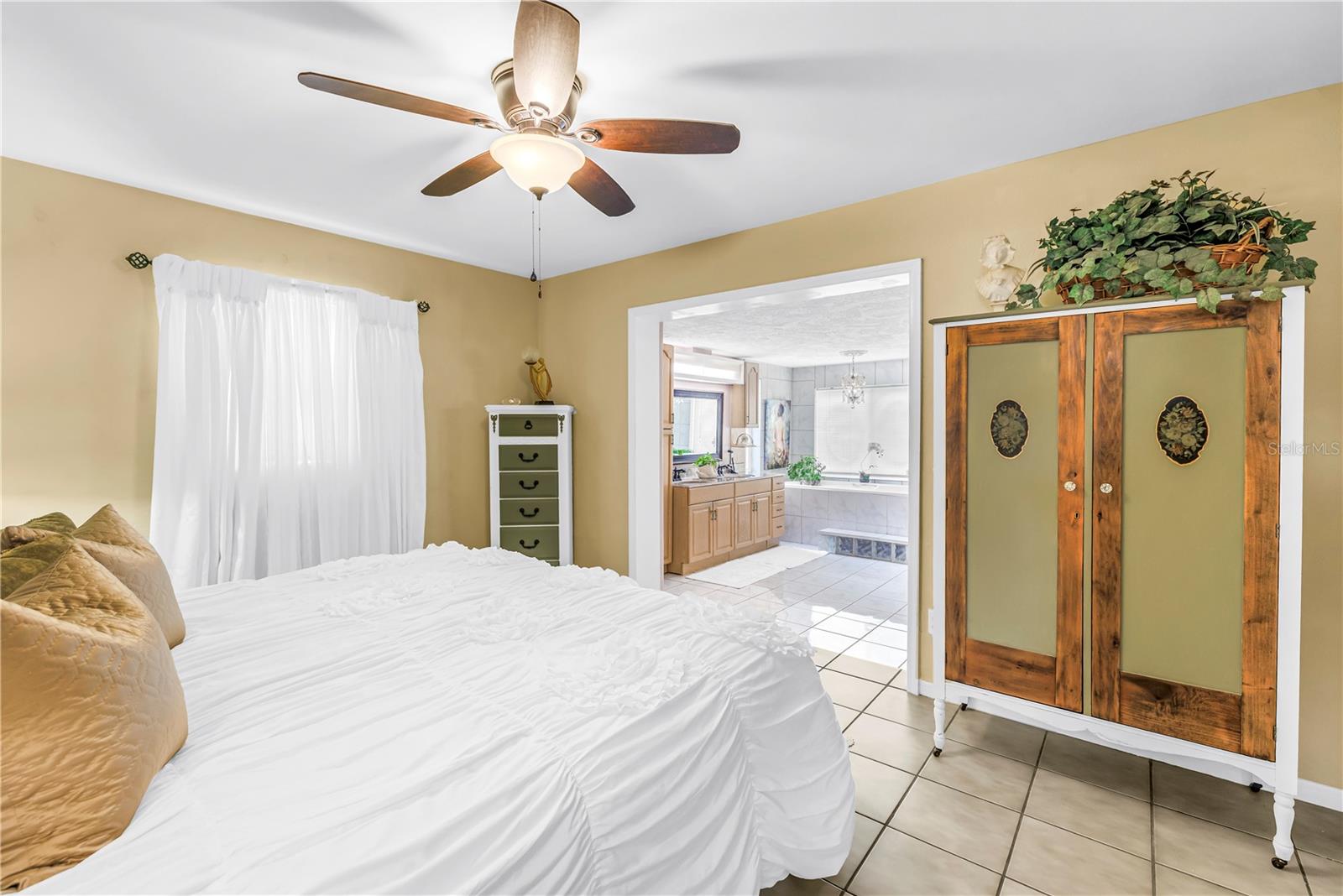 7999 RIDGE ROAD, Seminole, FL 33772