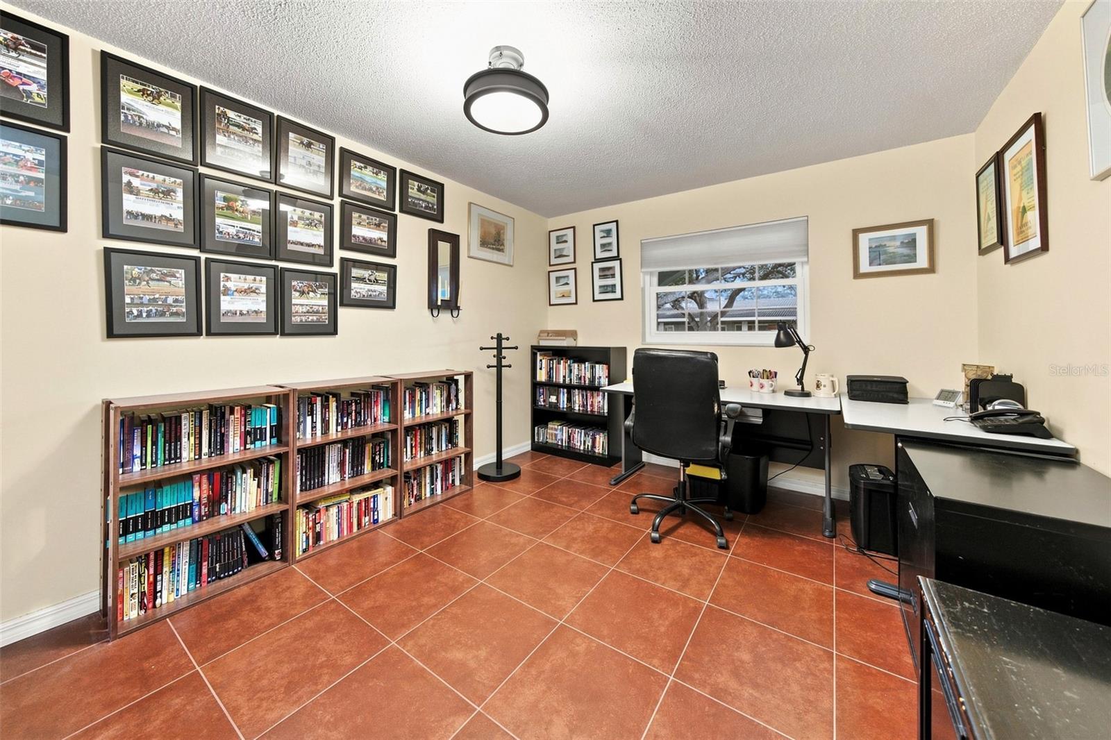 Secondary Bedroom/Office