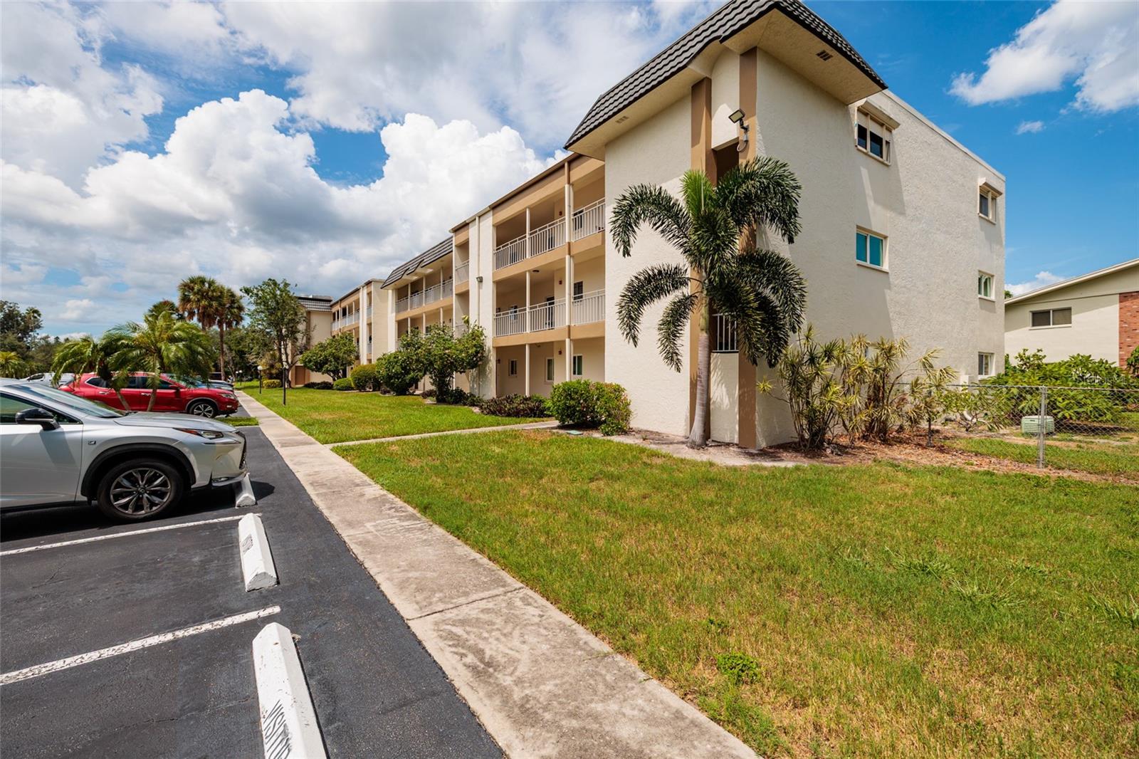 4595 CHANCELLOR STREET NE, #114, St Petersburg, FL 33703