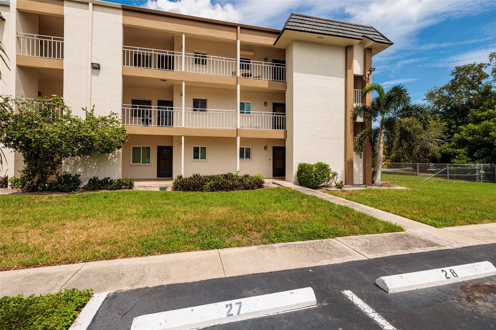 4595 CHANCELLOR STREET NE, #114, St Petersburg, FL 33703
