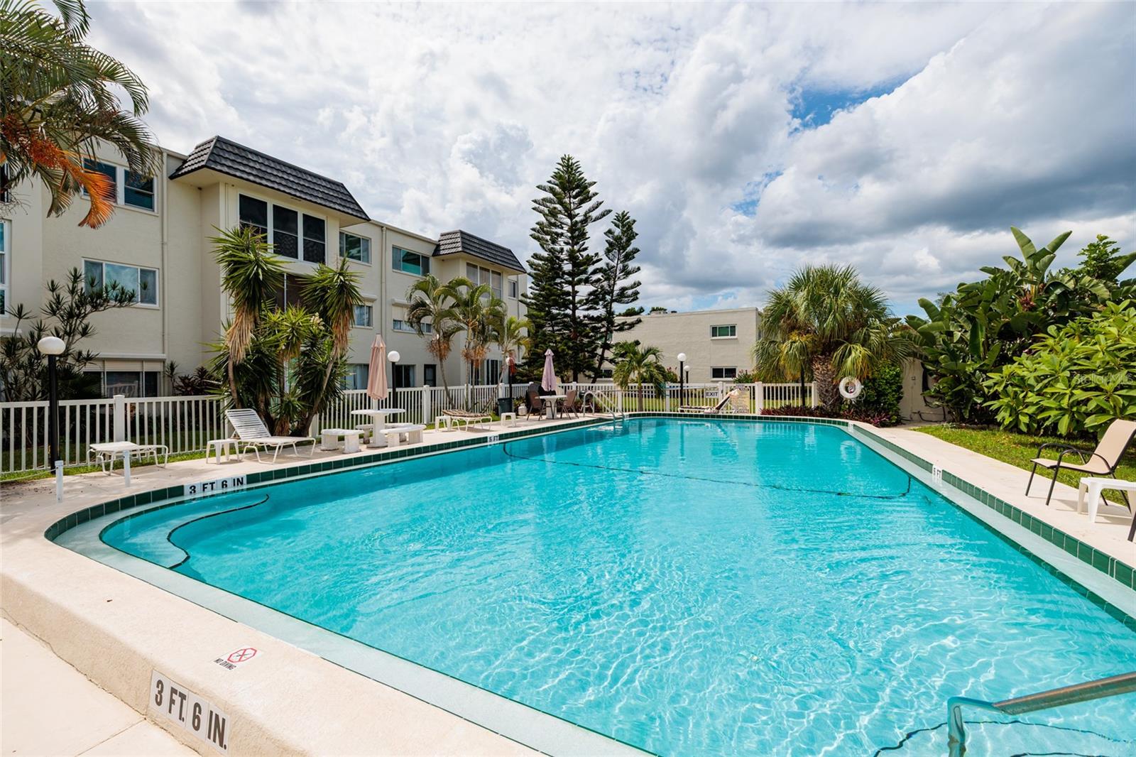 4595 CHANCELLOR STREET NE, #114, St Petersburg, FL 33703