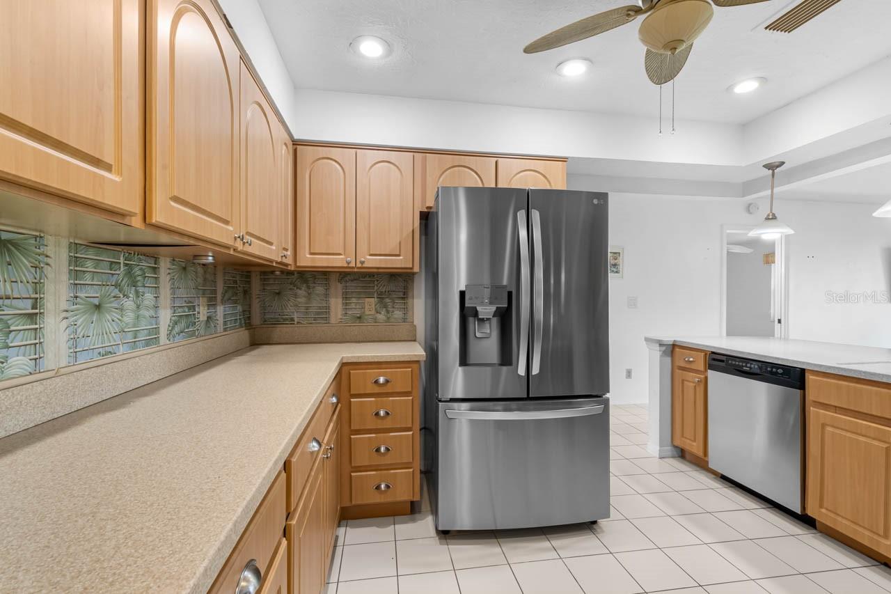 1001 ARDMORE WAY, Sun City Center, FL 33573