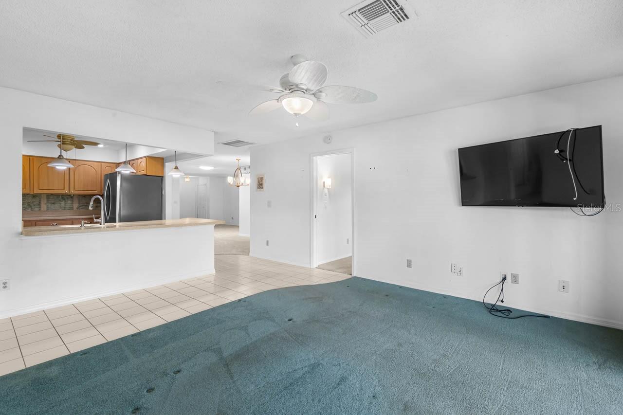 1001 ARDMORE WAY, Sun City Center, FL 33573
