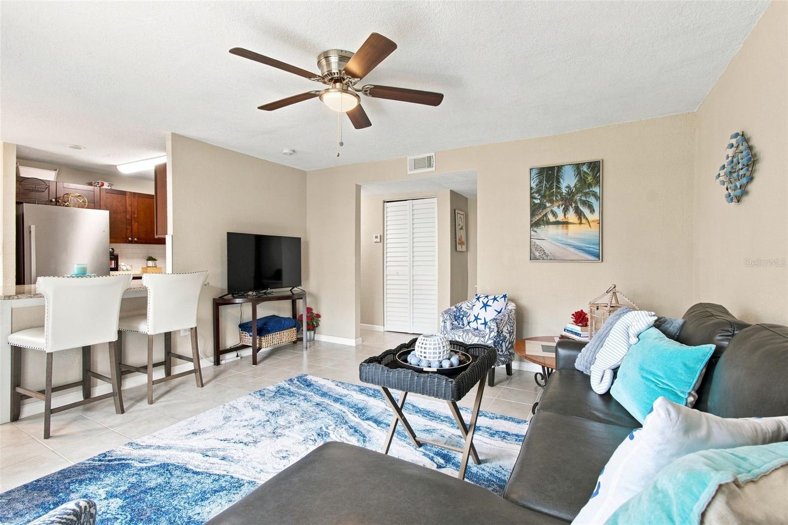 Family Room & Breakfast Bar