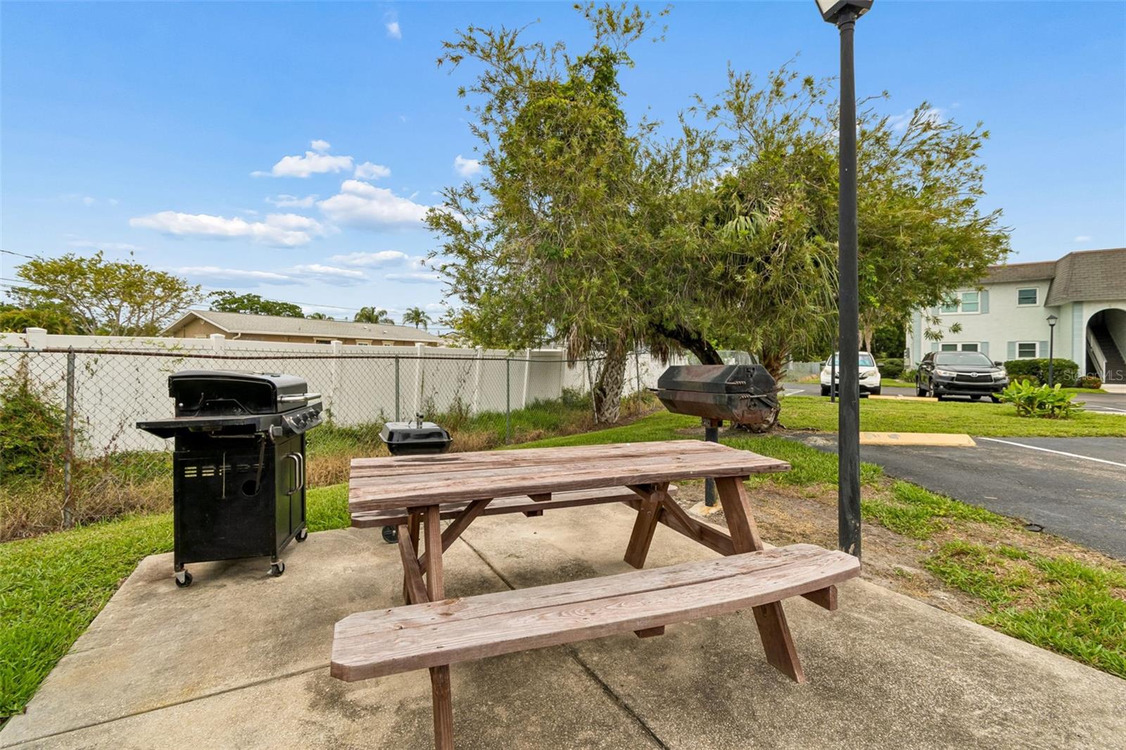 Grill & Picnic Area