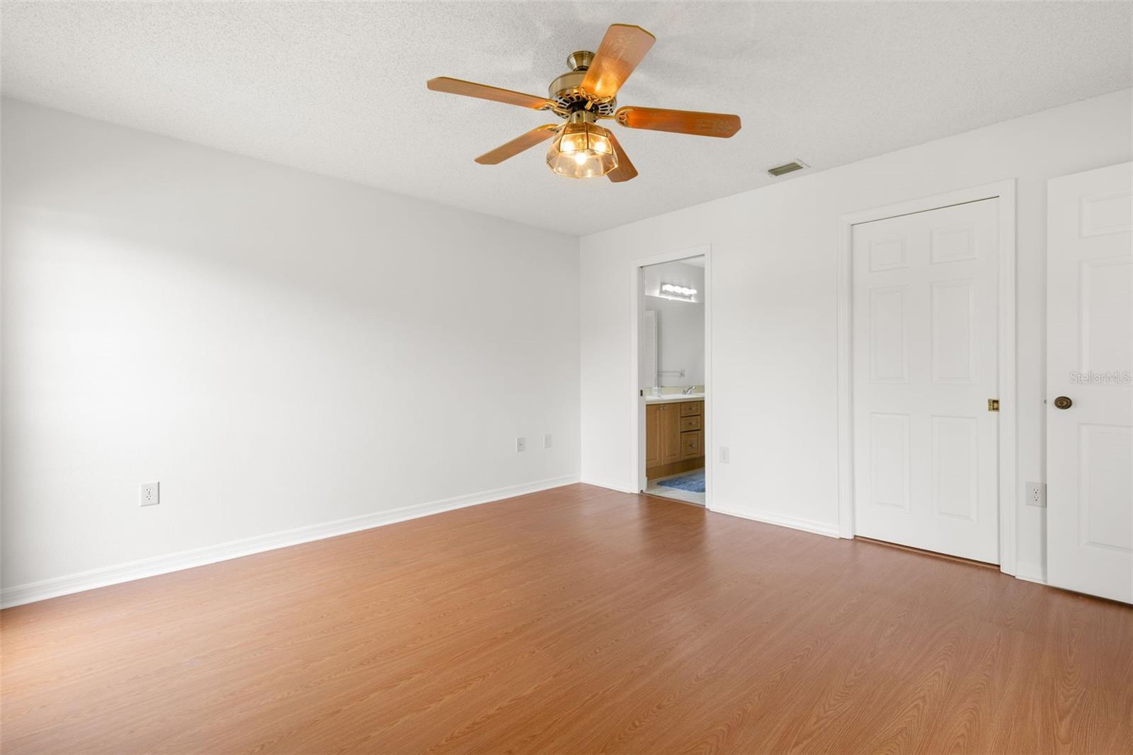 1801 E LAKE ROAD, #19D, Palm Harbor, FL 34685