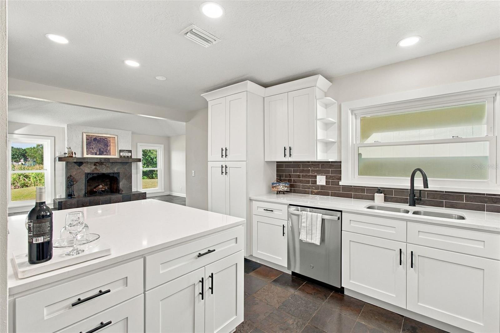 3021 W SITKA STREET, Tampa, FL 33614