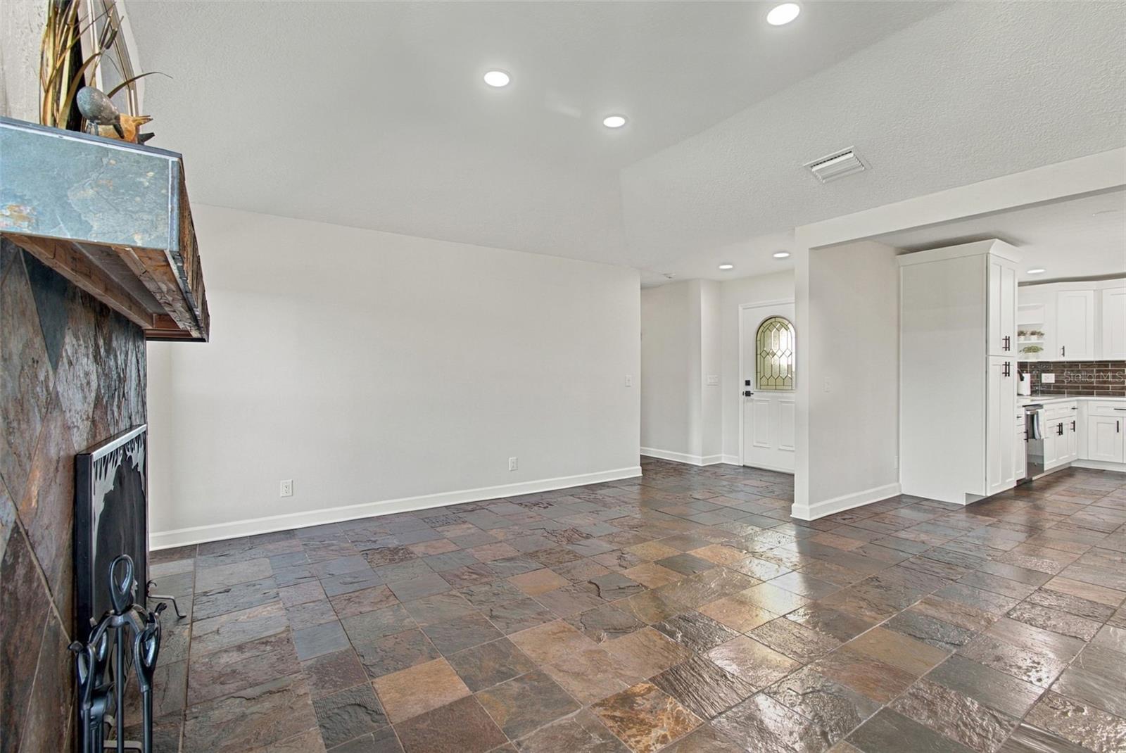 3021 W SITKA STREET, Tampa, FL 33614