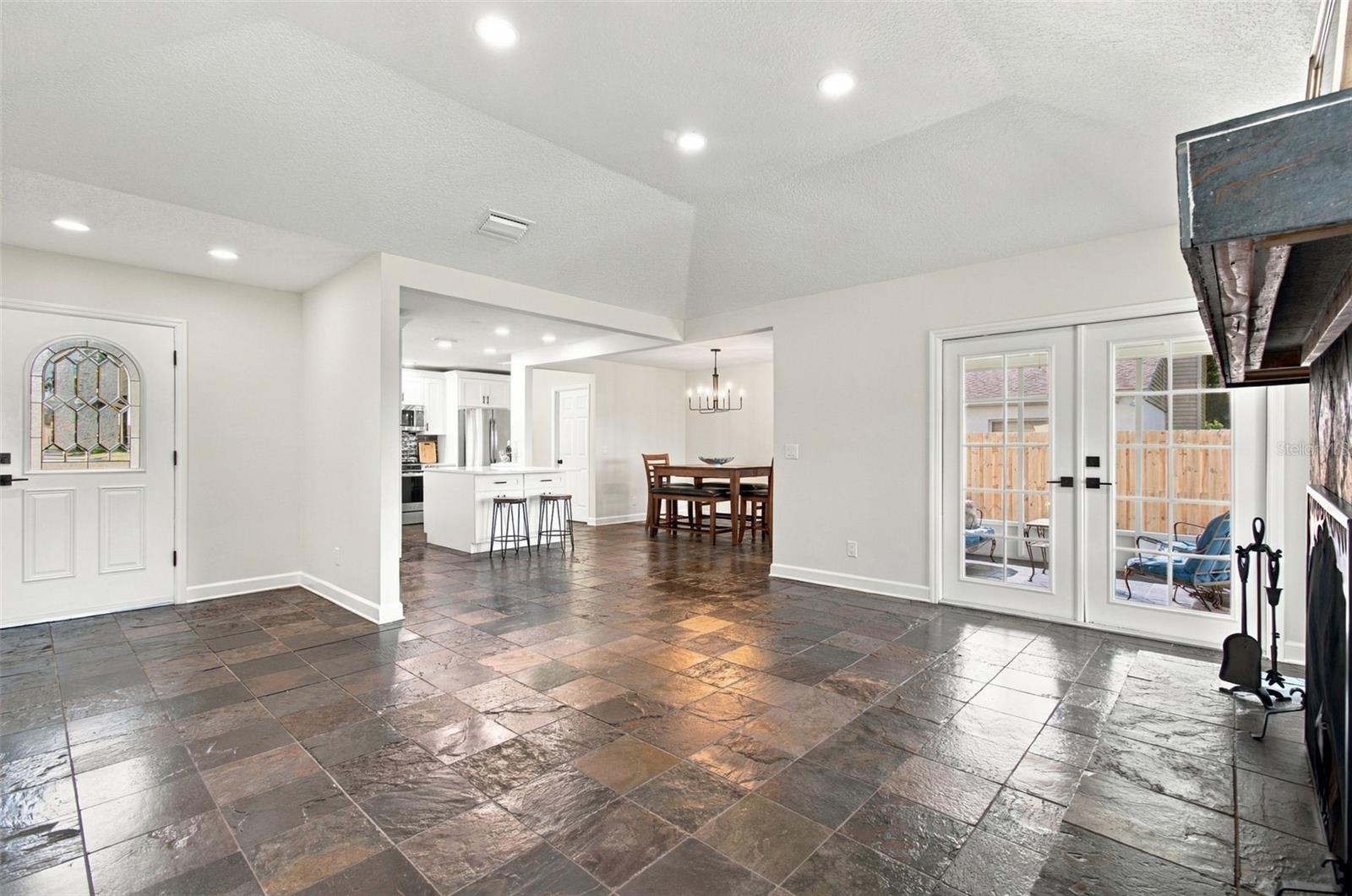 3021 W SITKA STREET, Tampa, FL 33614