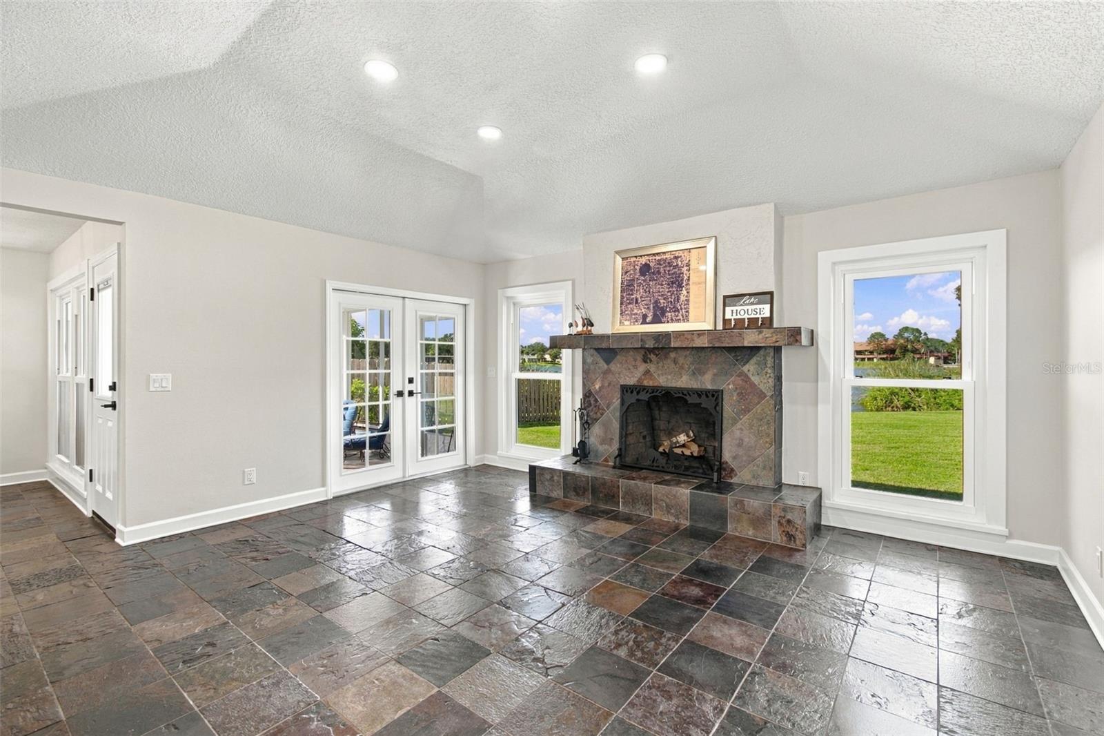 3021 W SITKA STREET, Tampa, FL 33614