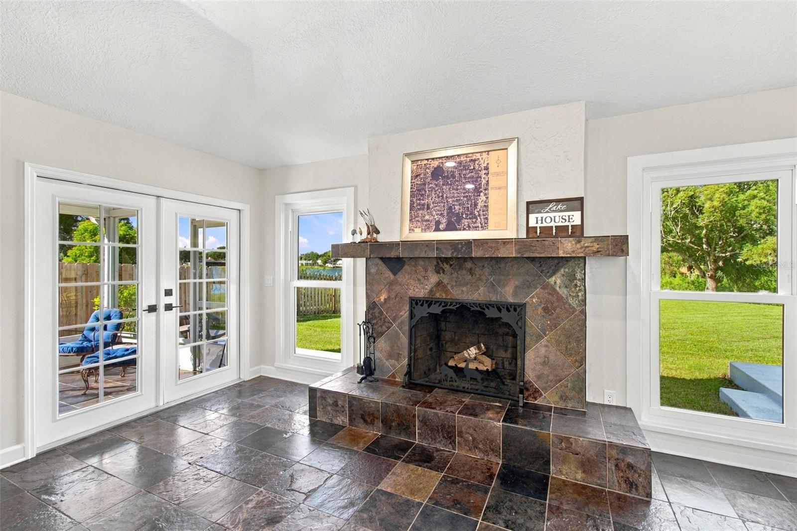 3021 W SITKA STREET, Tampa, FL 33614