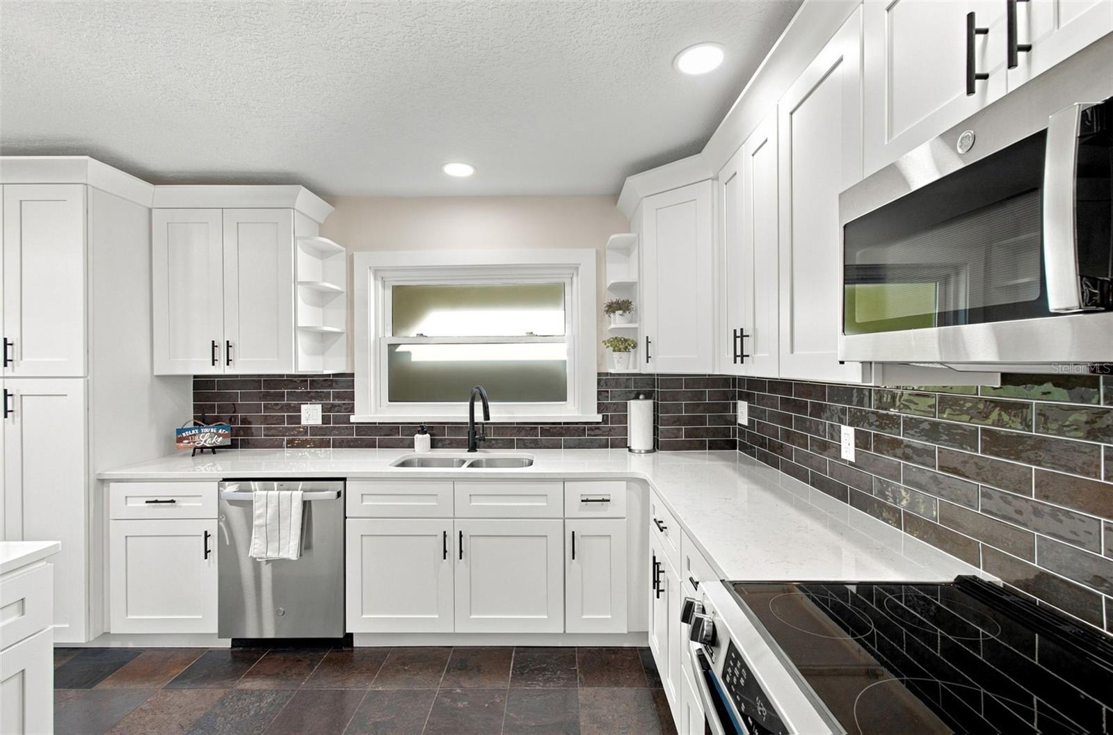 3021 W SITKA STREET, Tampa, FL 33614