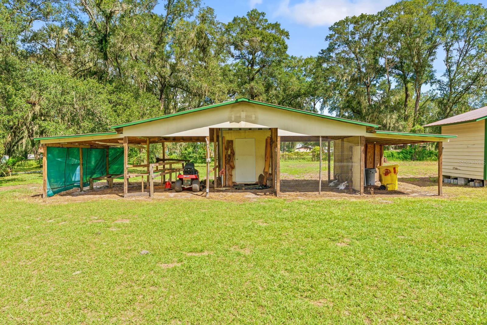 Horse stall
