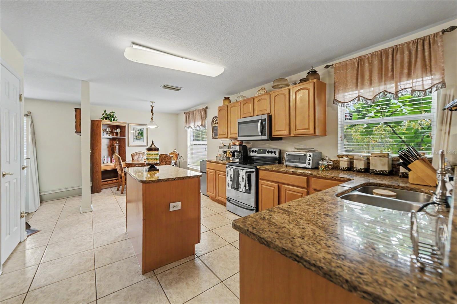 15110 HERONGLEN DRIVE, Lithia, FL 33547